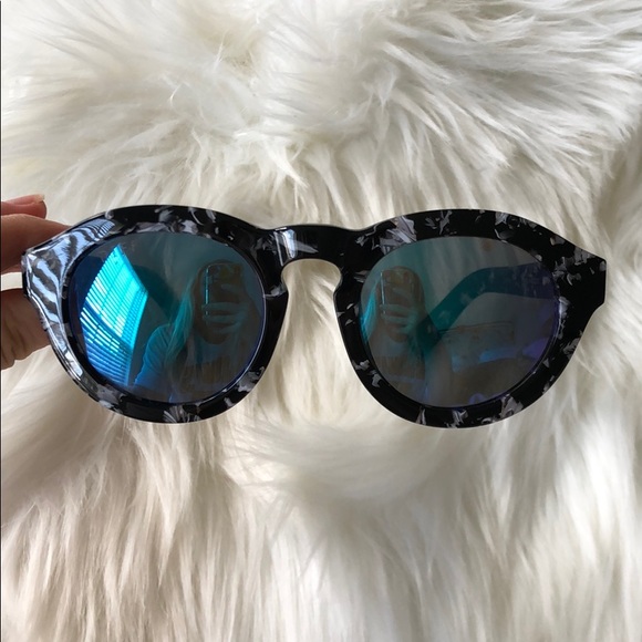 DIFF Sunglasses - Picture 1 of 3